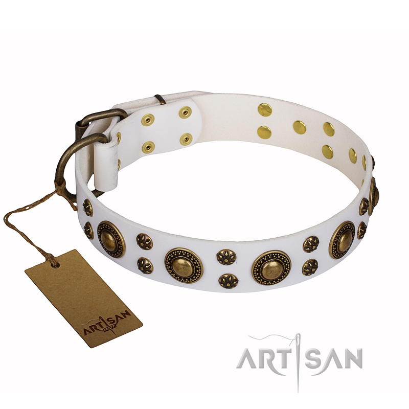 White Gentle Feather Fdt Artisan Genuine Leather Dog Collar With