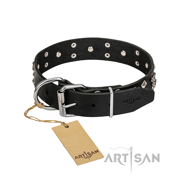 Leather dog collar with smoothed edges for pleasant daily use