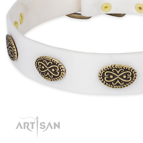 Easy adjustable full grain natural leather collar for your impressive four-legged friend