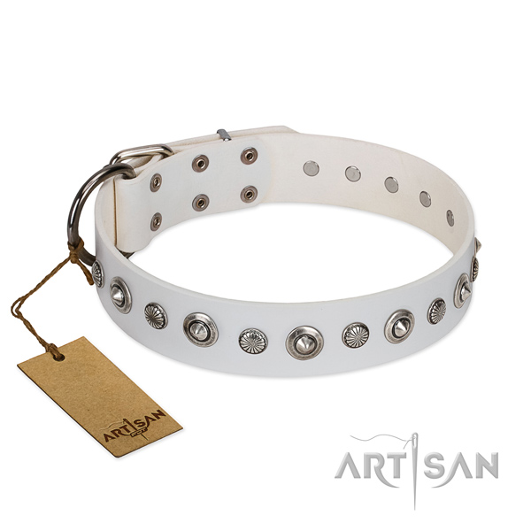 Best quality genuine leather dog collar with fashionable decorations